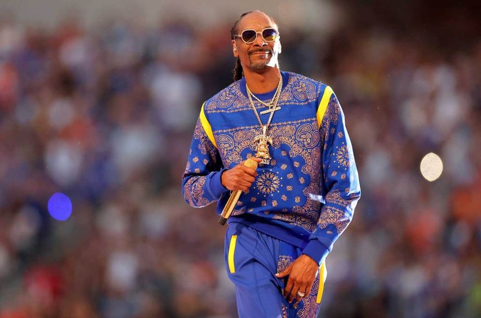 Snoop Dogg Reflects On Writing ‘Drop It Like It’s Hot’: ‘I Cannot Let Pharrell Out-Rap Me’